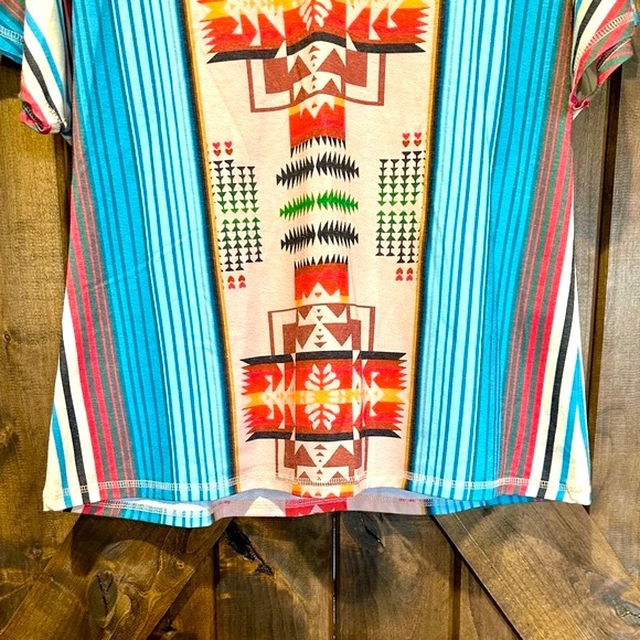 Fashion Express Vibrant Southwest Pattern V-Neck Top Sz L - Picture 13 of 16